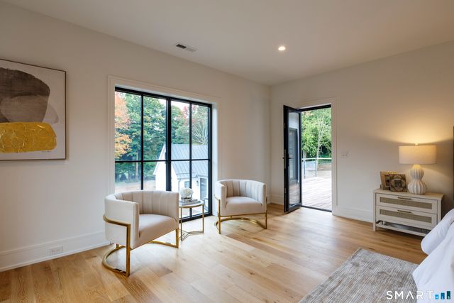 729 Smith Ridge Road, New Canaan, CT 06840