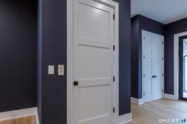 729 Smith Ridge Road, New Canaan, CT 06840