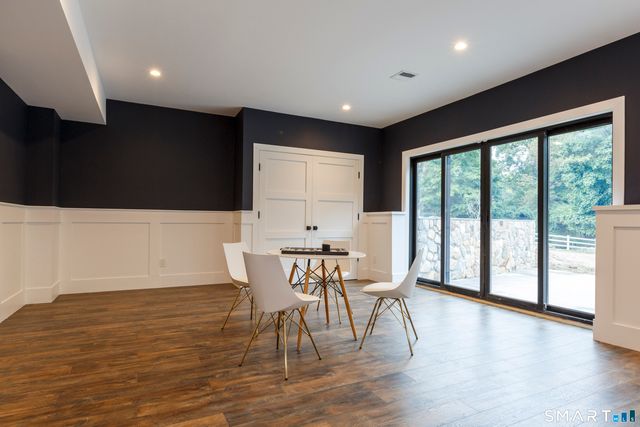 729 Smith Ridge Road, New Canaan, CT 06840