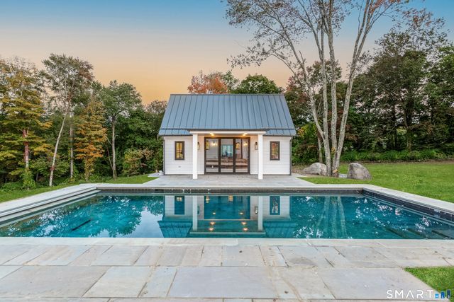 729 Smith Ridge Road, New Canaan, CT 06840