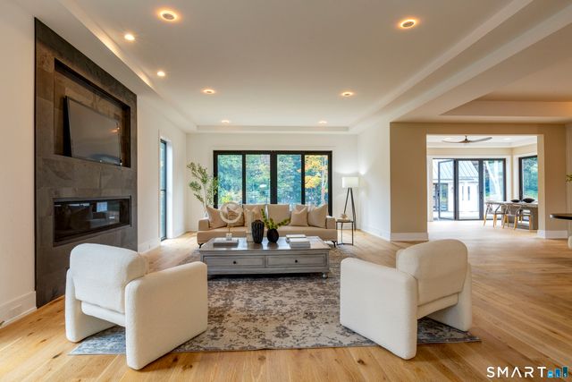 729 Smith Ridge Road, New Canaan, CT 06840