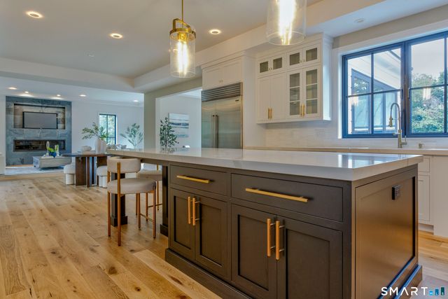 729 Smith Ridge Road, New Canaan, CT 06840