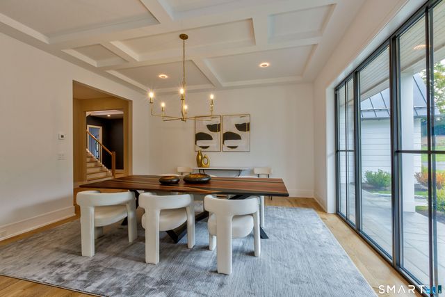 729 Smith Ridge Road, New Canaan, CT 06840