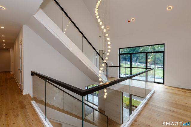 729 Smith Ridge Road, New Canaan, CT 06840