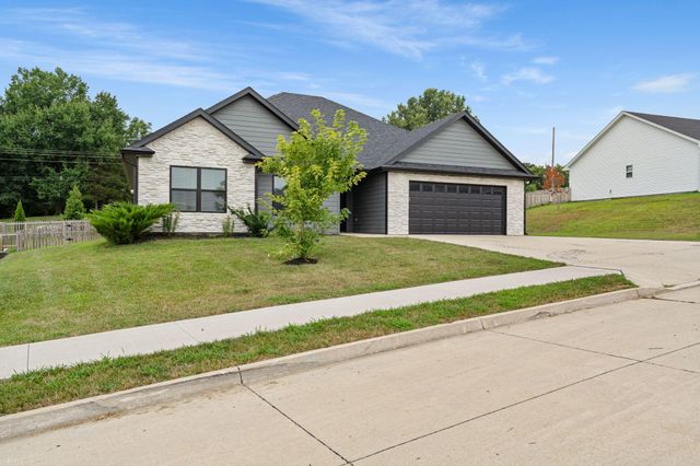 6020 W TAMARACK DR, Columbia, MO 65203