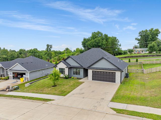 6020 W TAMARACK DR, Columbia, MO 65203