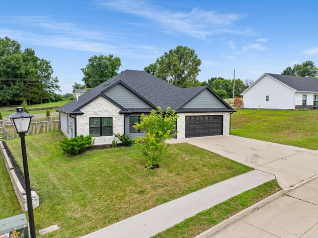 6020 W TAMARACK DR, Columbia, MO 65203