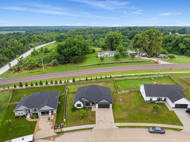 6020 W TAMARACK DR, Columbia, MO 65203