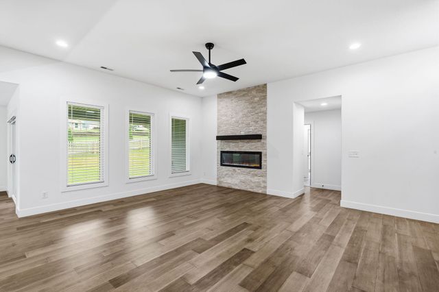 6020 W TAMARACK DR, Columbia, MO 65203