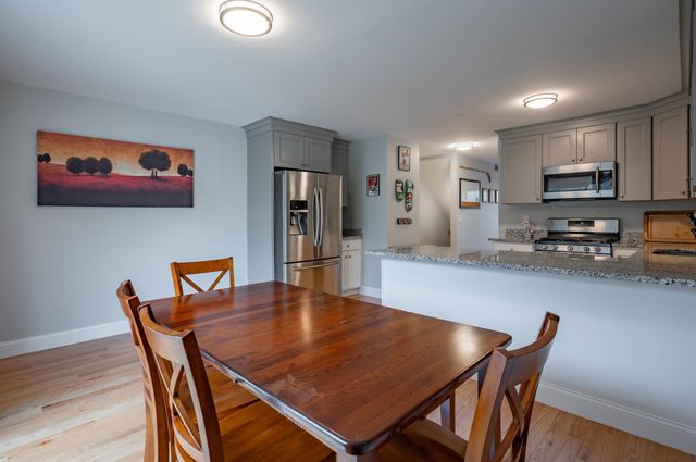 3 Nutfield Ct Unit 8, Derry, NH 03038