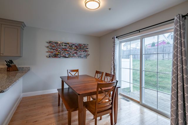 3 Nutfield Ct Unit 8, Derry, NH 03038