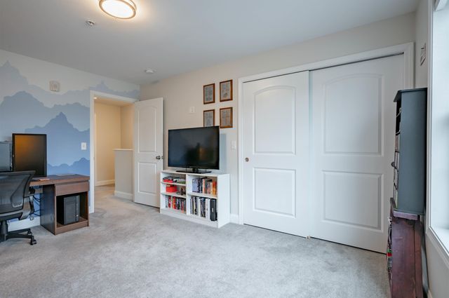 3 Nutfield Ct Unit 8, Derry, NH 03038