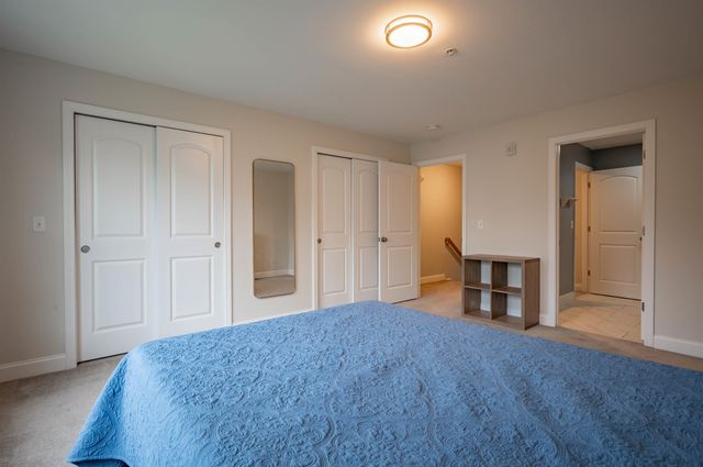 3 Nutfield Ct Unit 8, Derry, NH 03038