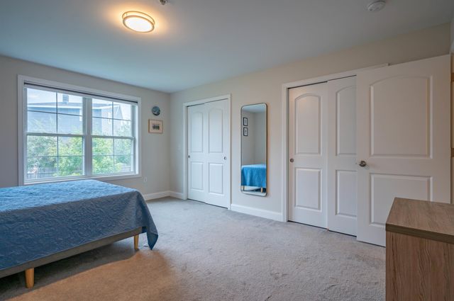 3 Nutfield Ct Unit 8, Derry, NH 03038