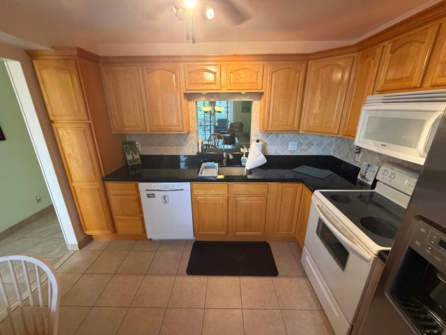 206 SE 10TH Street 201, Dania Beach, FL 33004