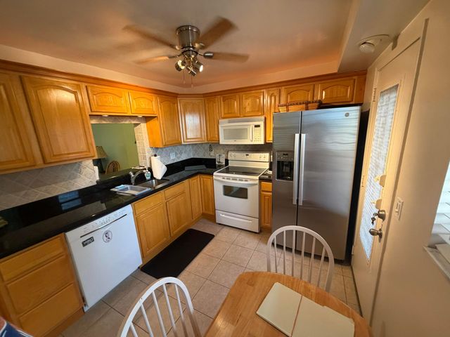 206 SE 10TH Street 201, Dania Beach, FL 33004