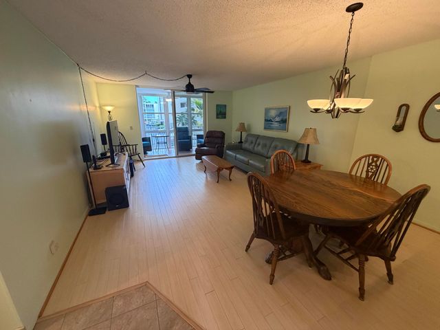 206 SE 10TH Street 201, Dania Beach, FL 33004