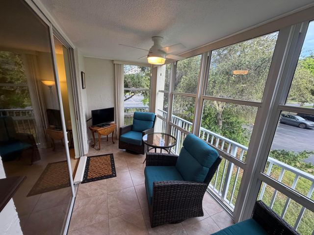 206 SE 10TH Street 201, Dania Beach, FL 33004