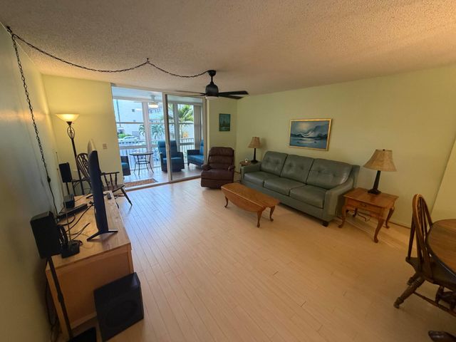 206 SE 10TH Street 201, Dania Beach, FL 33004