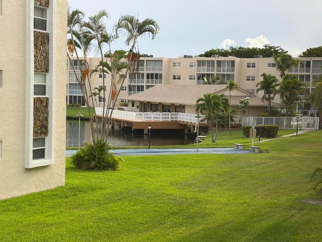 206 SE 10TH Street 201, Dania Beach, FL 33004