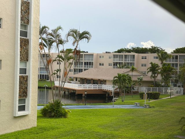206 SE 10TH Street 201, Dania Beach, FL 33004