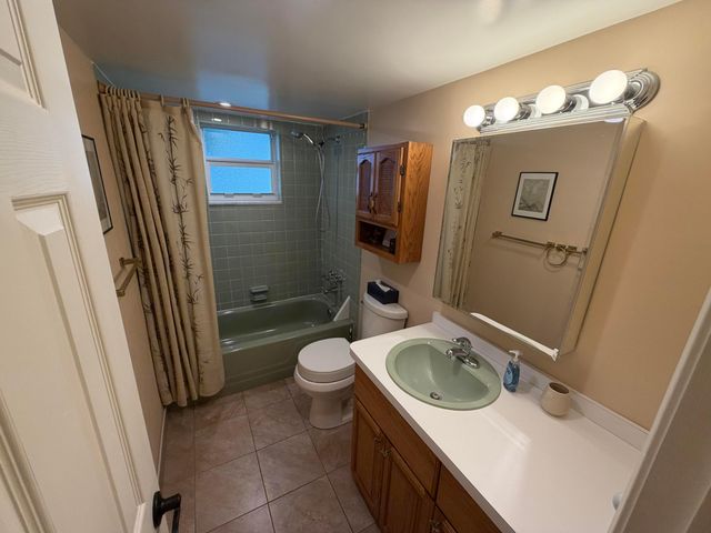 206 SE 10TH Street 201, Dania Beach, FL 33004