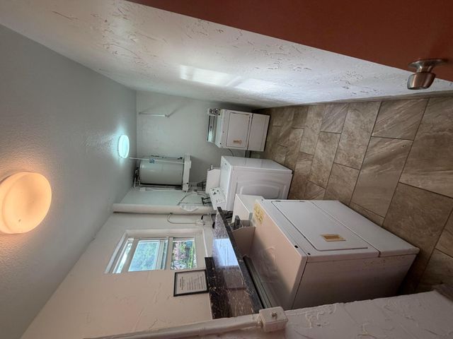 206 SE 10TH Street 201, Dania Beach, FL 33004