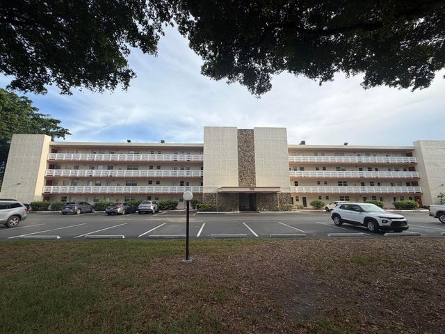 206 SE 10TH Street 201, Dania Beach, FL 33004
