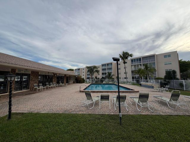 206 SE 10TH Street 201, Dania Beach, FL 33004
