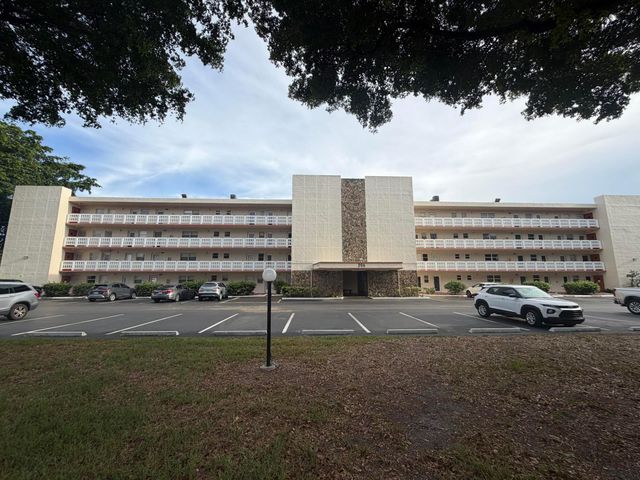 206 SE 10TH Street 201, Dania Beach, FL 33004