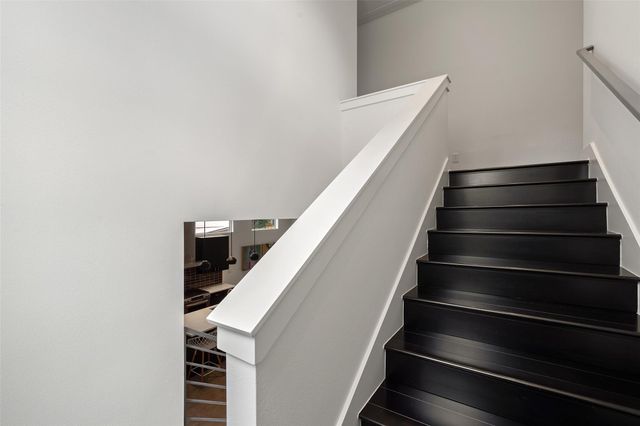 2105 Goodrich Ave 2, Austin, TX 78704