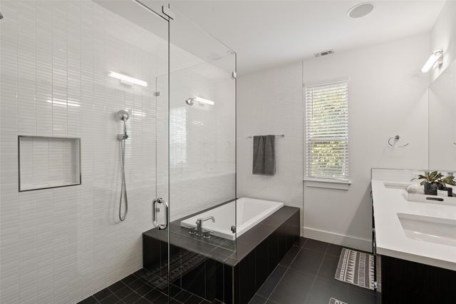 2105 Goodrich Ave 2, Austin, TX 78704