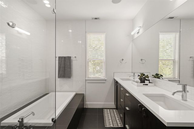 2105 Goodrich Ave 2, Austin, TX 78704
