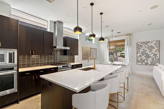 2105 Goodrich Ave 2, Austin, TX 78704