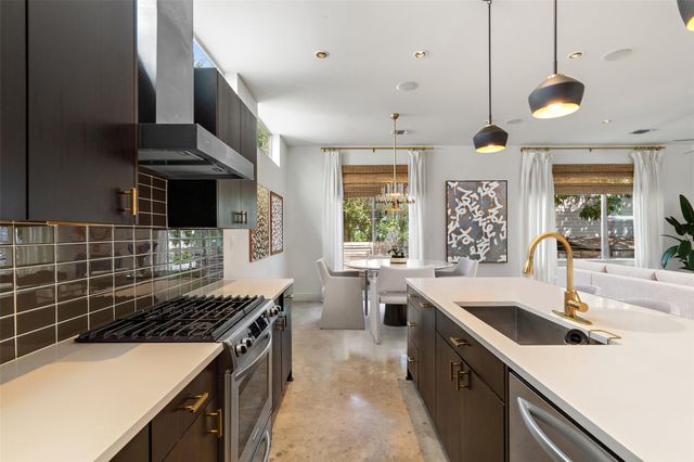 2105 Goodrich Ave 2, Austin, TX 78704