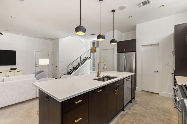 2105 Goodrich Ave 2, Austin, TX 78704