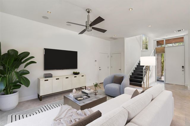 2105 Goodrich Ave 2, Austin, TX 78704