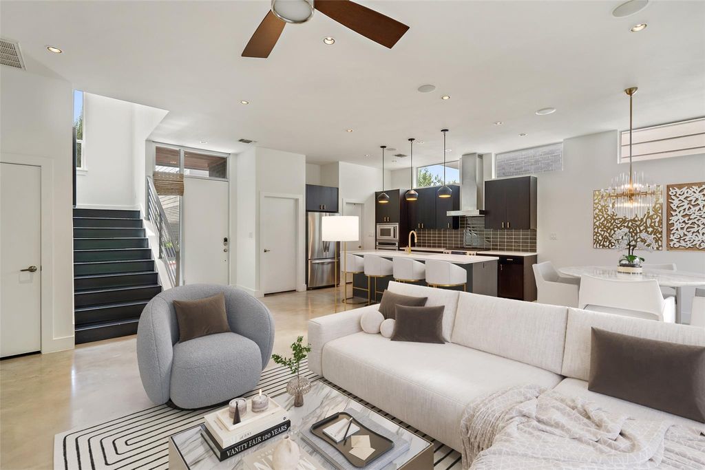 2105 Goodrich Ave 2, Austin, TX 78704