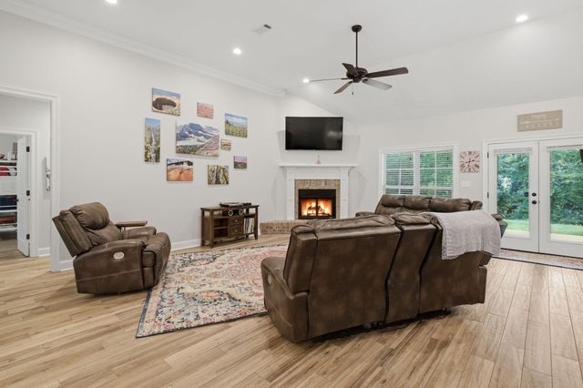 35 Waverly, Hattiesburg, MS 39402