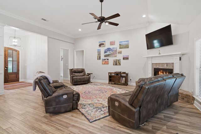 35 Waverly, Hattiesburg, MS 39402