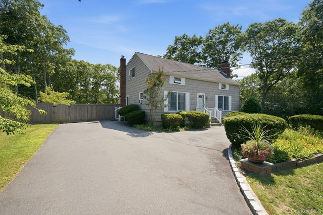 45 Norwood Road, Hampton Bays, NY 11946