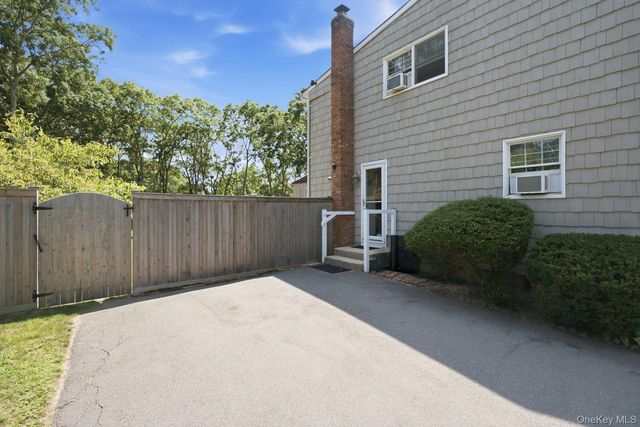 45 Norwood Road, Hampton Bays, NY 11946