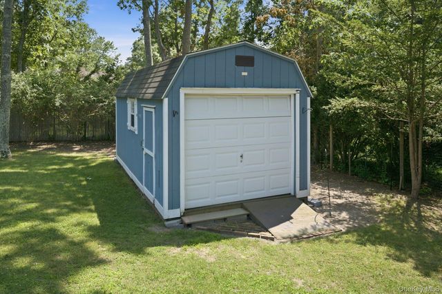 45 Norwood Road, Hampton Bays, NY 11946