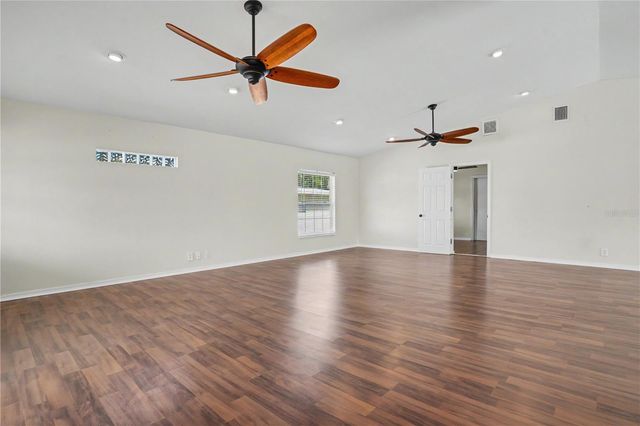 5210 4TH AVENUE N, St Petersburg, FL 33710