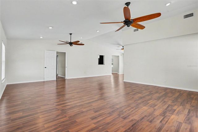 5210 4TH AVENUE N, St Petersburg, FL 33710
