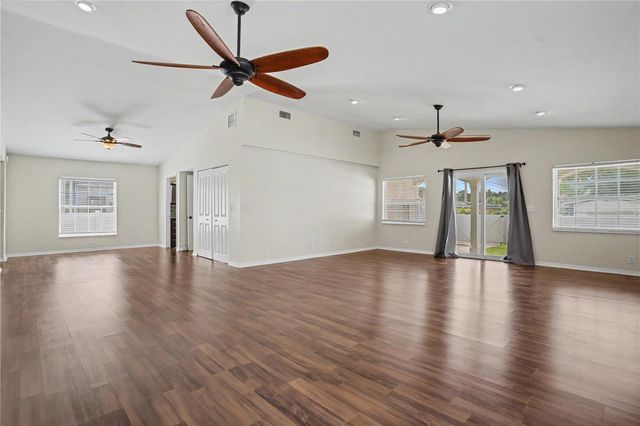 5210 4TH AVENUE N, St Petersburg, FL 33710