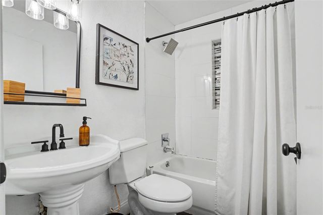 5210 4TH AVENUE N, St Petersburg, FL 33710