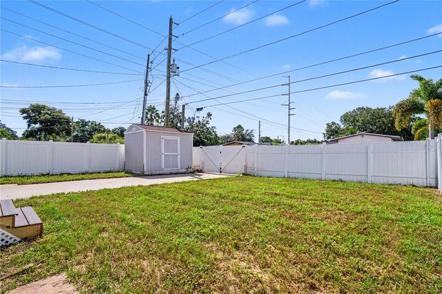 5210 4TH AVENUE N, St Petersburg, FL 33710