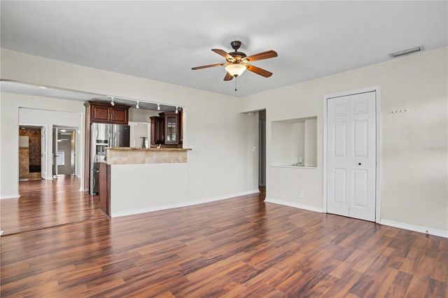 5210 4TH AVENUE N, St Petersburg, FL 33710