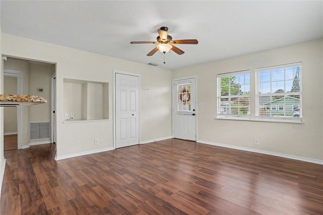 5210 4TH AVENUE N, St Petersburg, FL 33710